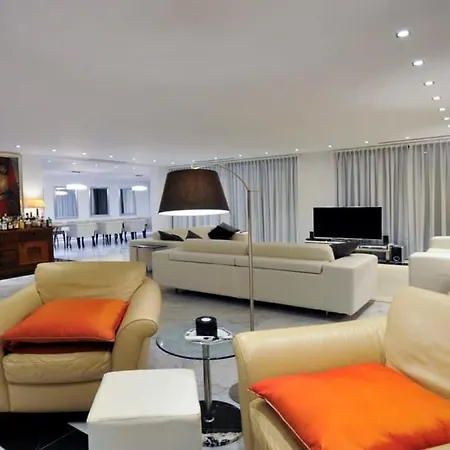 Huge Stunning * Gazátika