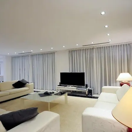 Huge Stunning * Gazátika