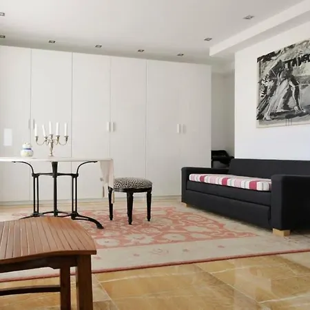 Huge Stunning 别墅