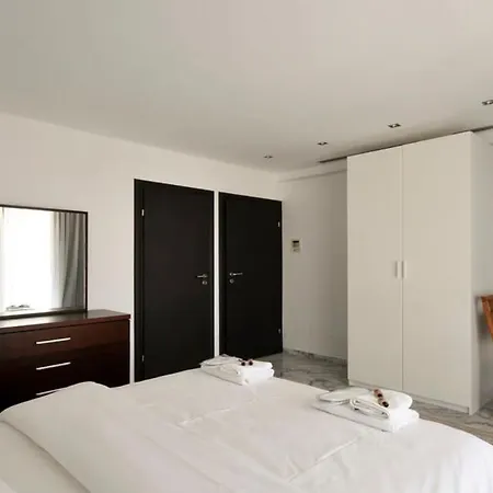 Huge Stunning Gazátika