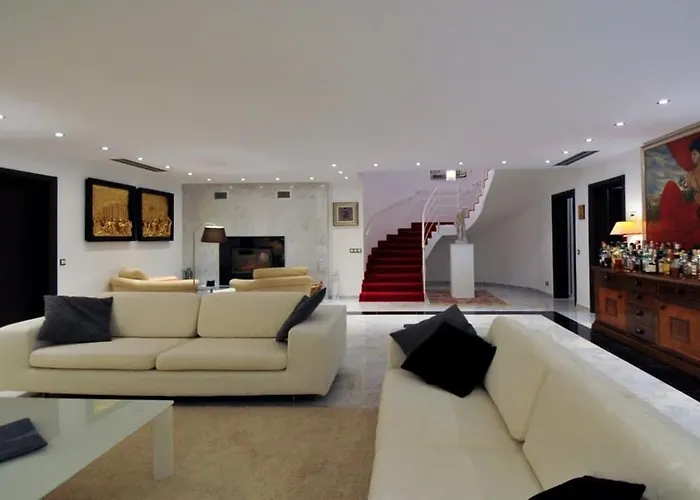 Huge Stunning Vila
