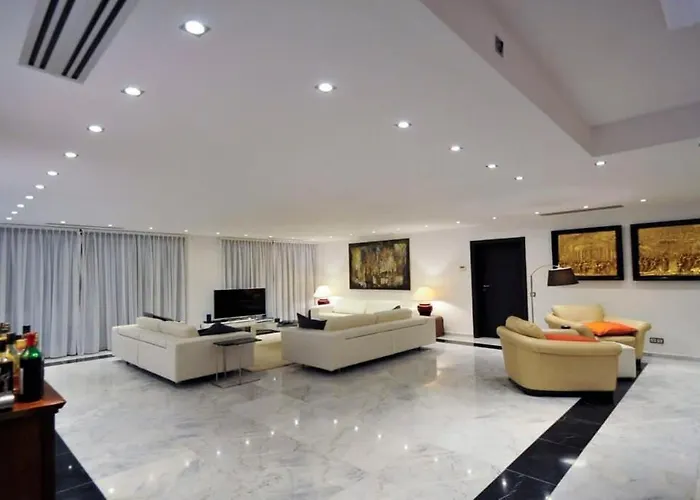 Vila Huge Stunning
