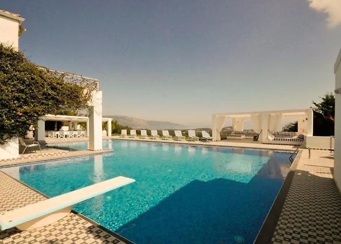 Huge Stunning Vila