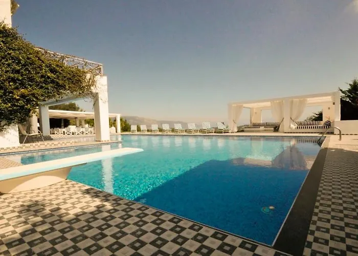 Huge Stunning Vila