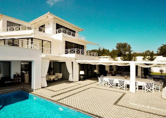Huge Stunning Vila *