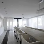 Huge Stunning Vilă