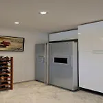 Huge Stunning Vilă