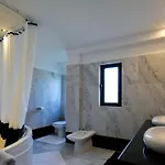 Huge Stunning Vilă Gazátika