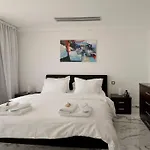Huge Stunning Vilă