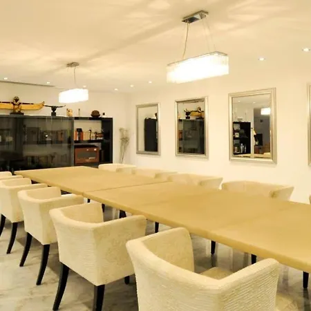 Huge Stunning Villa Gazatika
