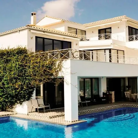Huge Stunning Villa Gazatika