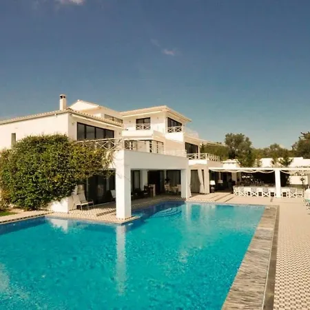 Huge Stunning Villa Gazatika