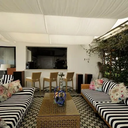 Villa Huge Stunning