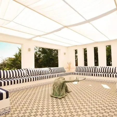 Huge Stunning Gazátika